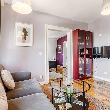 Old Town Center Apartment